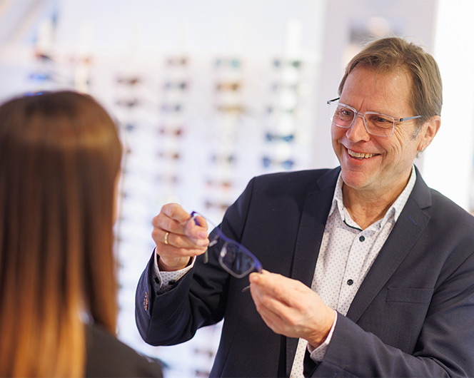 Beratung Brillen im Ladengeschäft – Optikhaus Blandfort