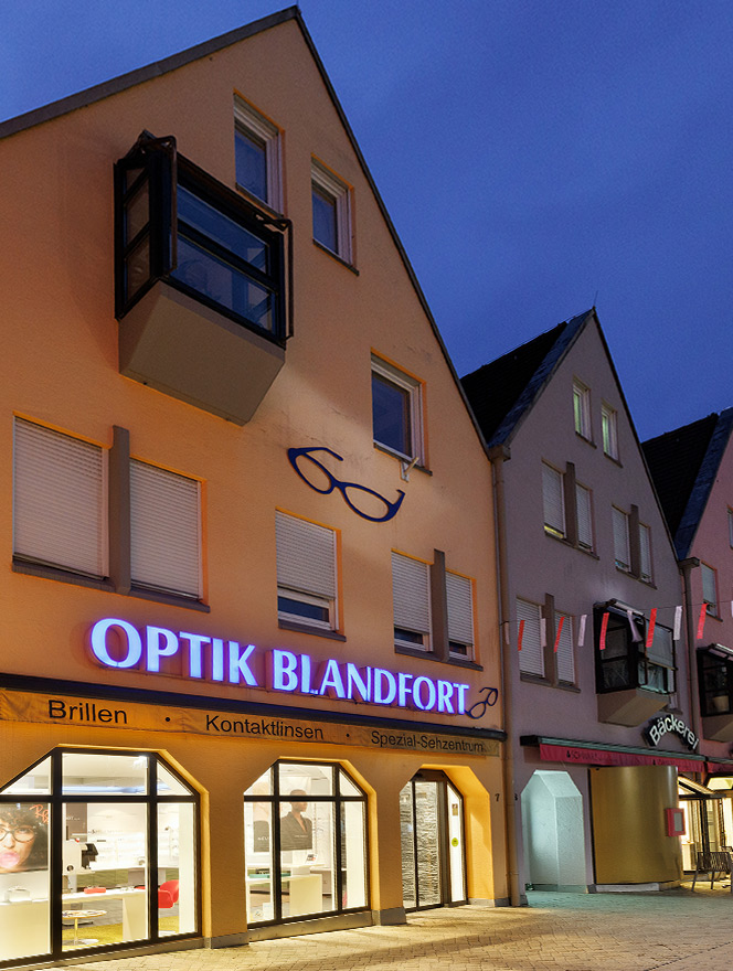 Ladengeschäft Optik und Hörakustik außen – Optikhaus Blandfort