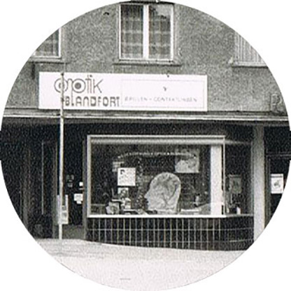 Zeitreise: Fachgeschäft am Münsterplatz 4, 1976 – Optikhaus Blandfort Zeitreise: Fachgeschäft am Münsterplatz 4, 1976 – Optikhaus Blandfort
